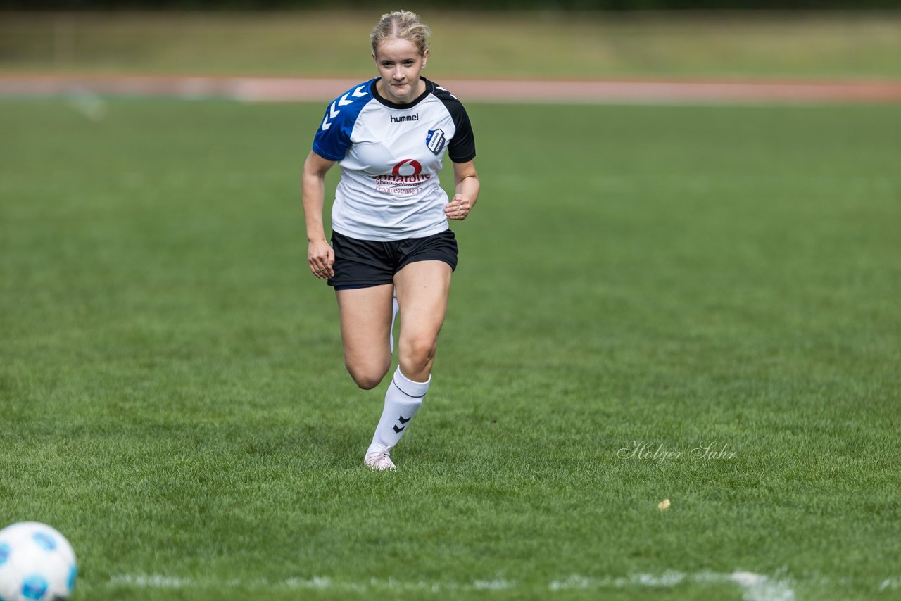 Bild 159 - wBJ VfL Pinneberg - Germania Schnelsen : Ergebnis: 15:1